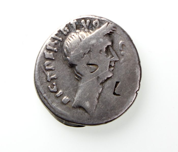 Julius Caesar Silver Denarius Portrait Type 46BC-11708