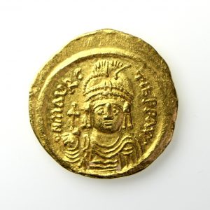 Maurice Tiberius Gold Solidus 532-602AD Constantinople mint-12457