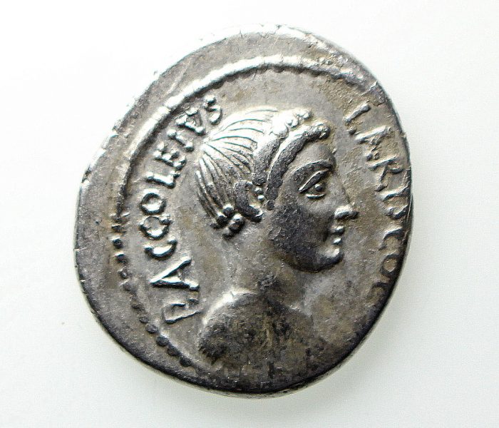 P. Accoleius Lariscolus Silver Denarius 43BC -12924