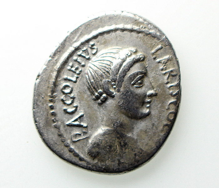 P. Accoleius Lariscolus Silver Denarius 43BC -12924