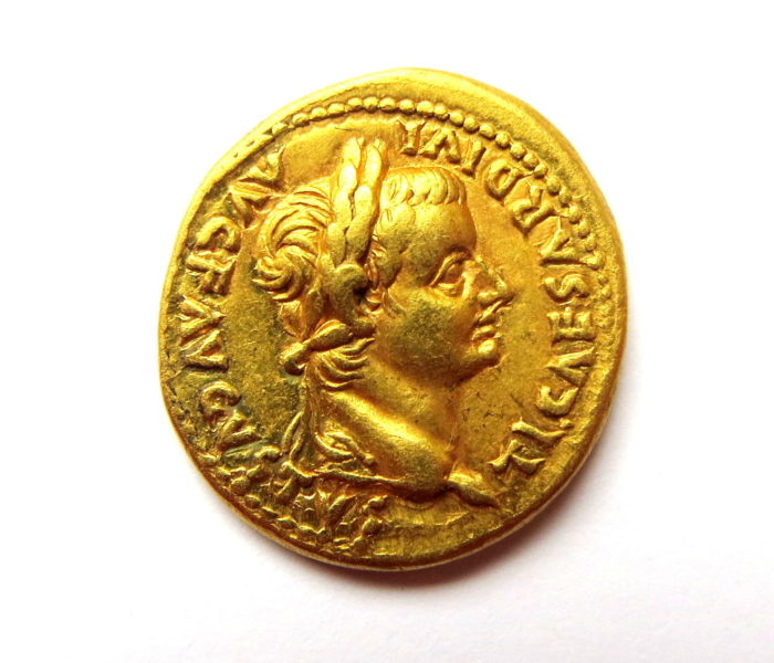 Tiberius Gold Aureus 14-37AD-13534