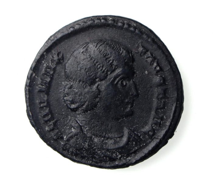 Fausta w. of Constantine I Bronze AE3 306-337AD London Rare-15708