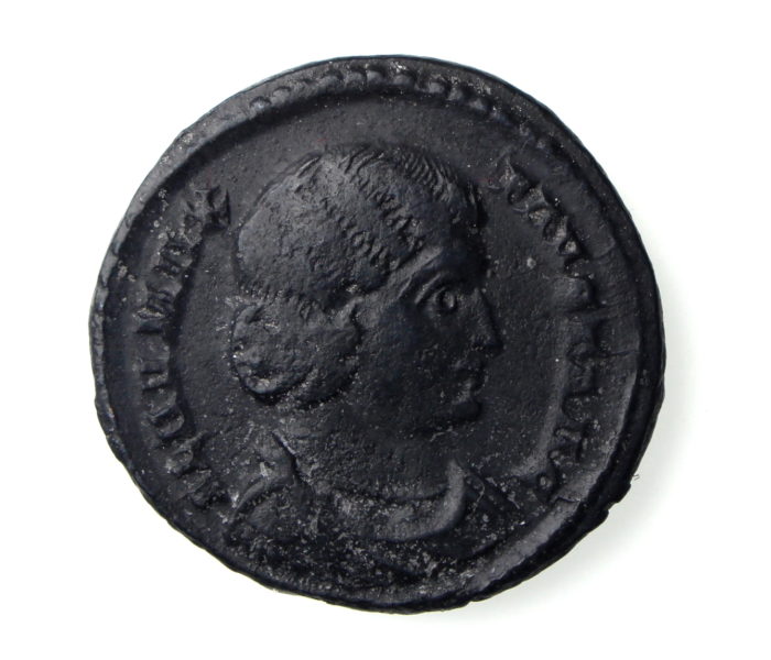 Fausta w. of Constantine I Bronze AE3 306-337AD London Rare-15708