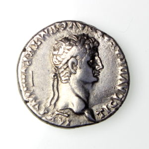 Claudius Silver Denarius 41-54AD-16220