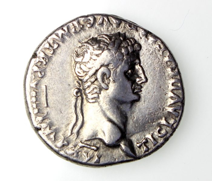Claudius Silver Denarius 41-54AD-16220