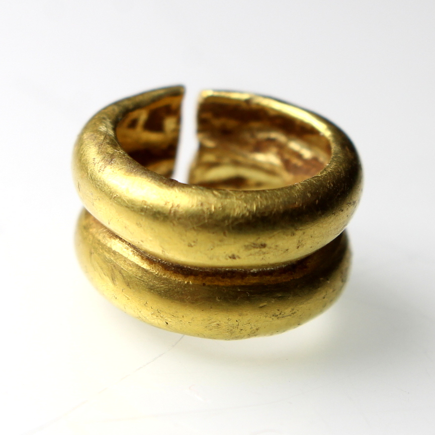 Bronze Age Gold Penanular Ring : Silbury Coins