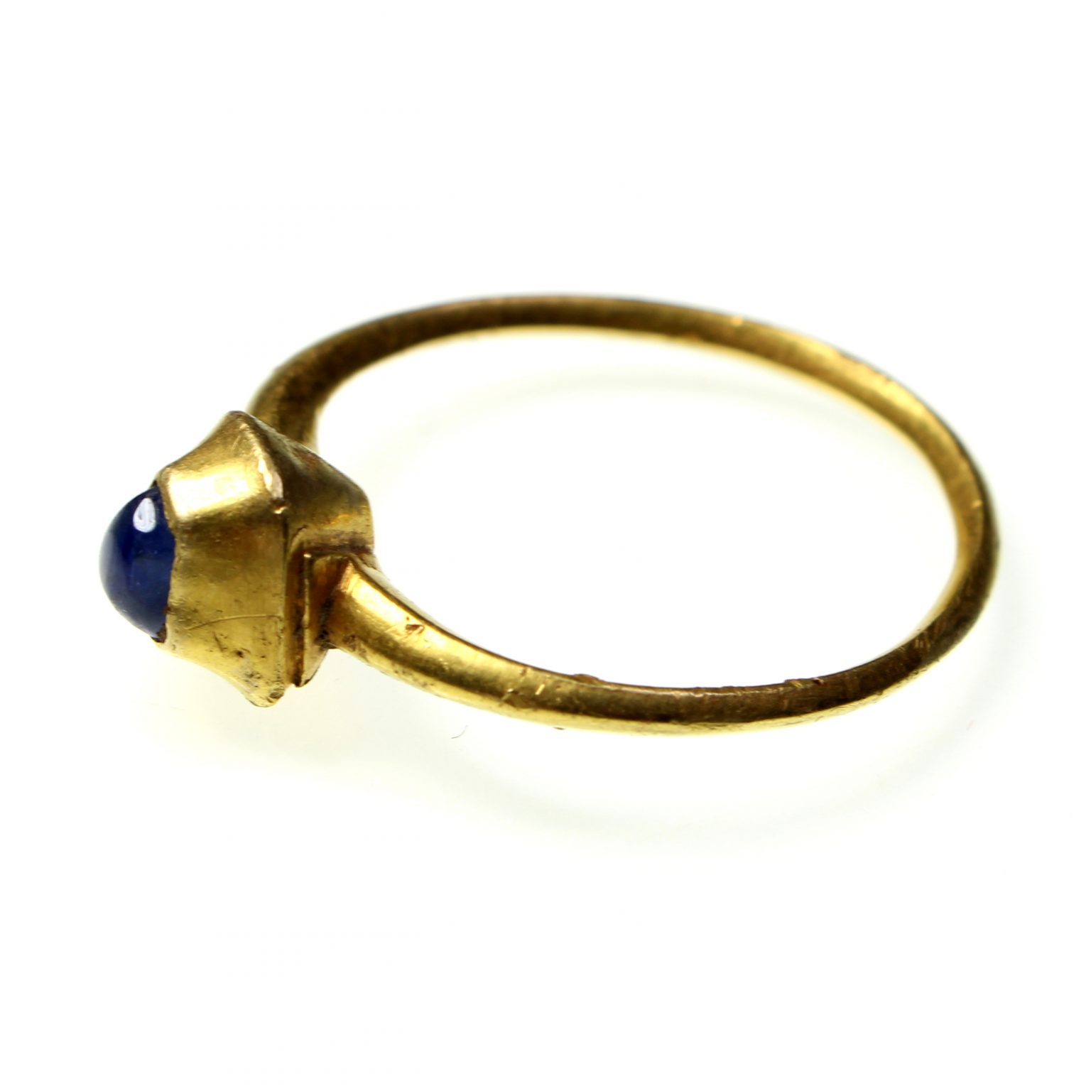 Medieval Gold Ring Set with Cabochon Sapphire large and very fine Silbury Coins Silbury Coins