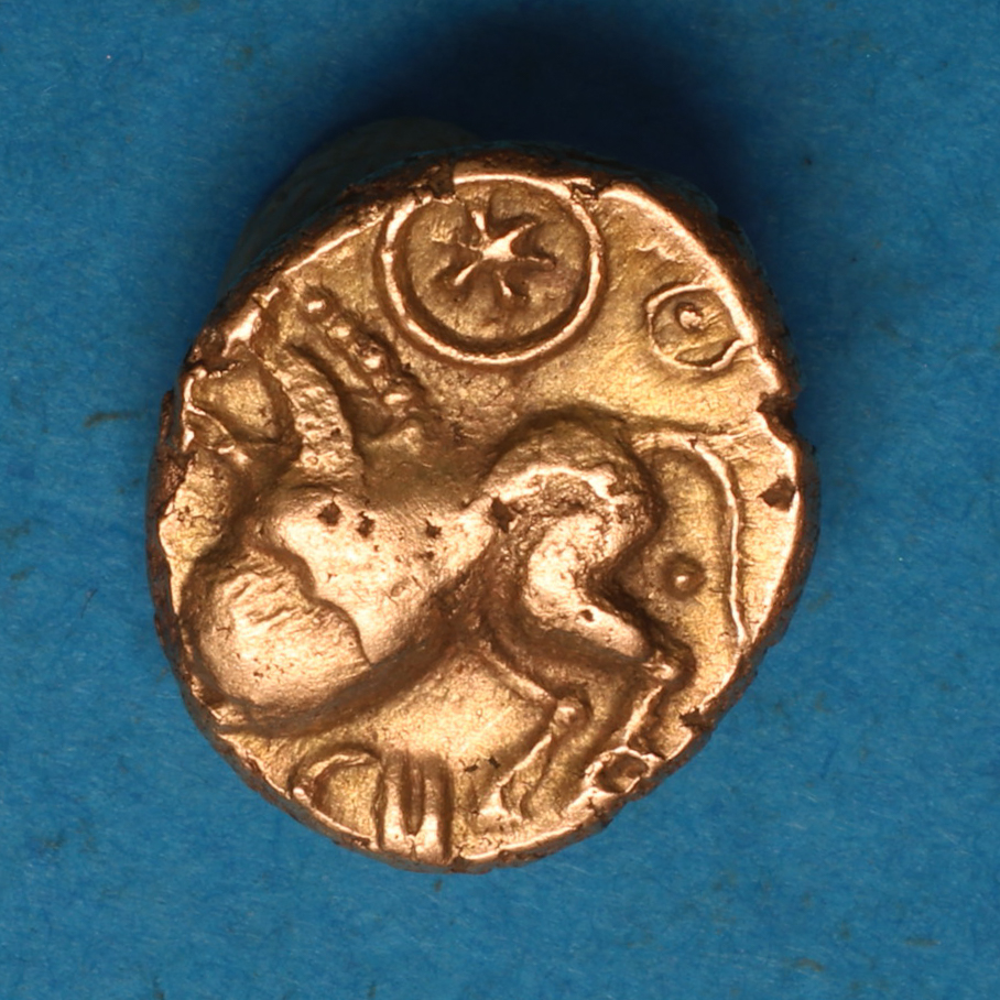 Cantiaci Vosenos 10 BC-AD 5 Gold Quarter Stater Star Horse *Extremely rare* - Image 3