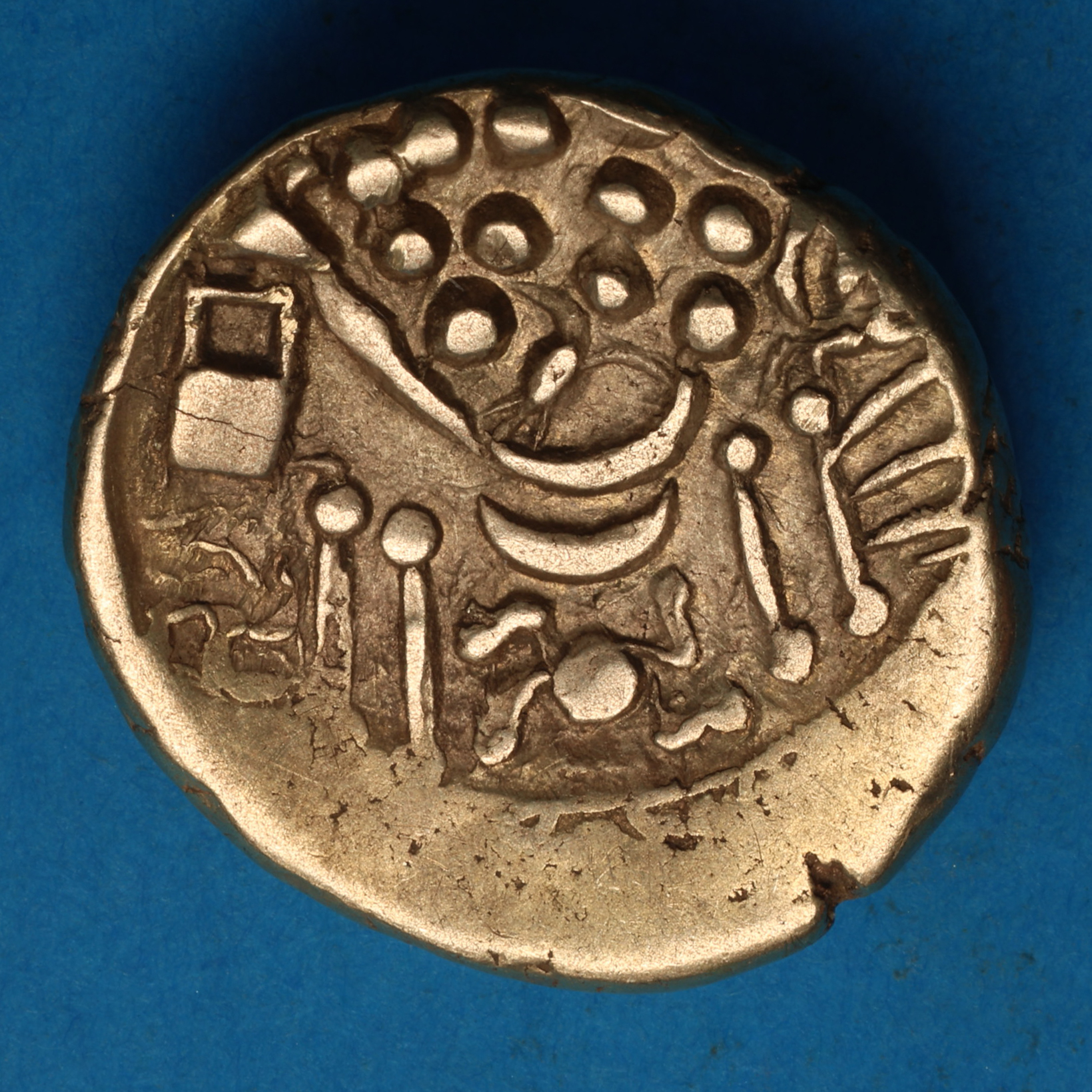 Belgae Gold Stater 65-40 BC Chute Type The Tarrant Gunville Hoard - Image 3