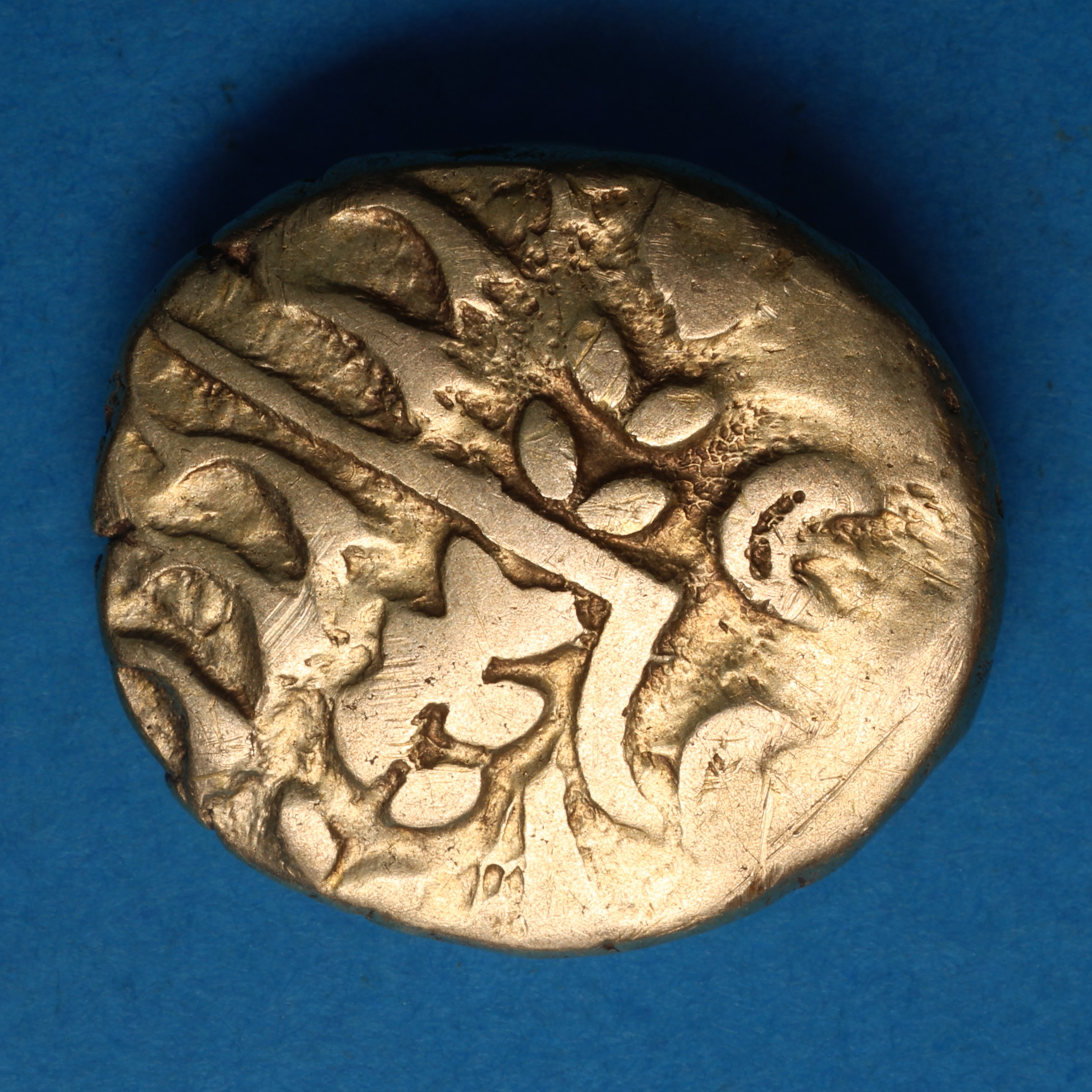 Belgae Gold Stater 65-40 BC Chute Type The Tarrant Gunville Hoard - Image 4