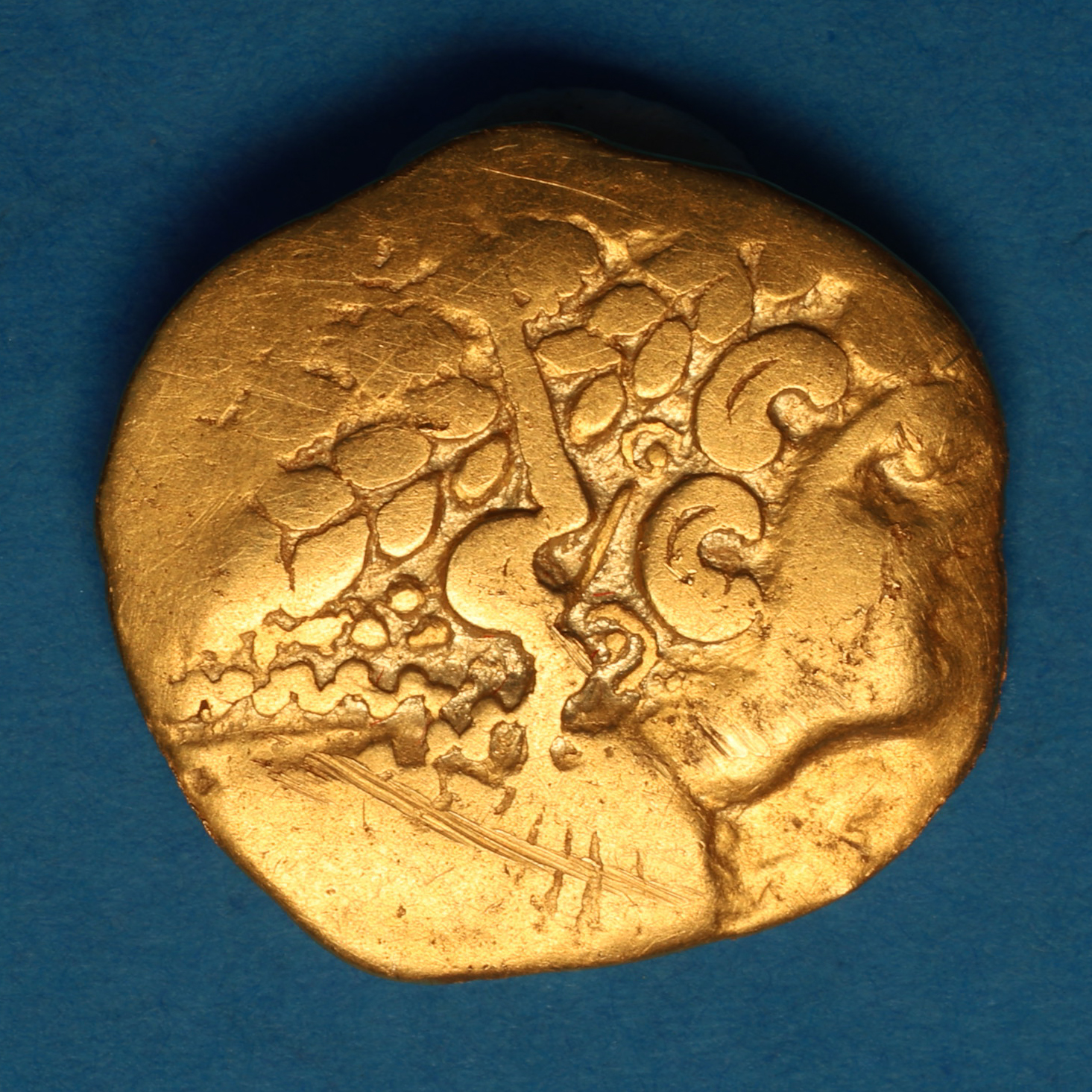 Gallo Belgic Ambiani 2nd Century BC Broad Flan Gold Quarter Stater *Rare* - Image 4