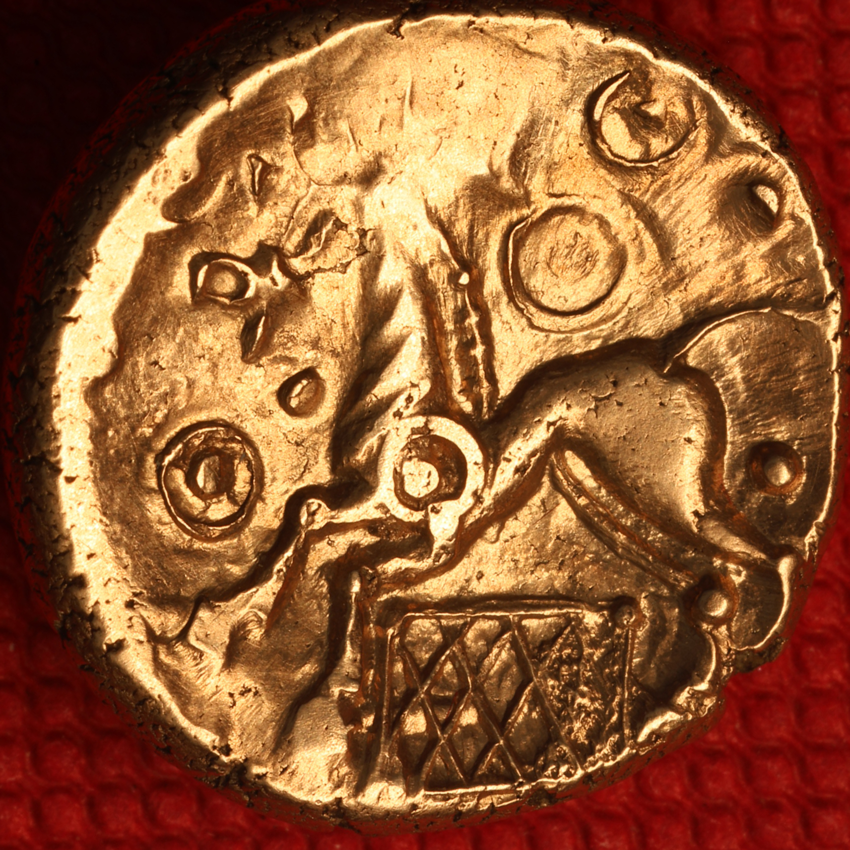 Cantiaci 1st Century BC Weald Net Gold Stater *Excessively Rare* - Image 3