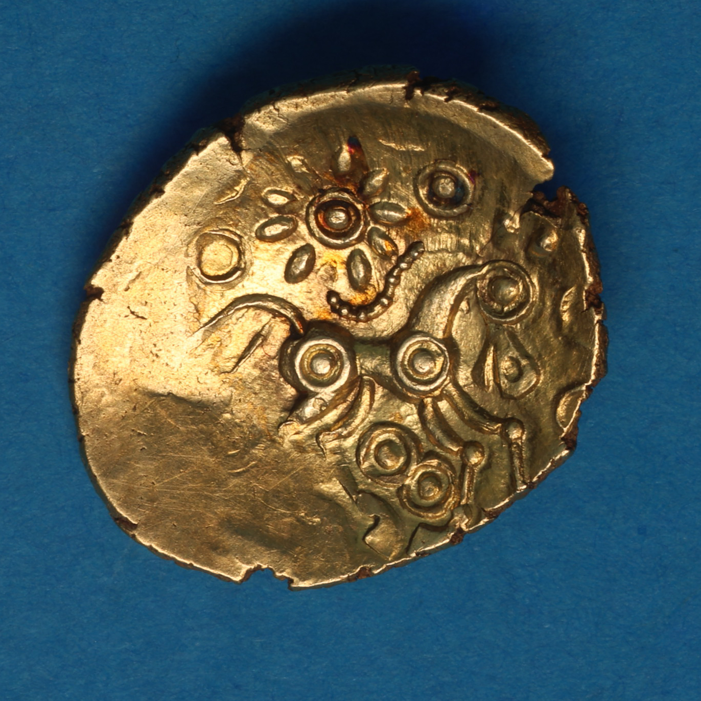 Regini 1st Century BC Annulets Gold Quarter Stater *Excessively Rare* - Image 3