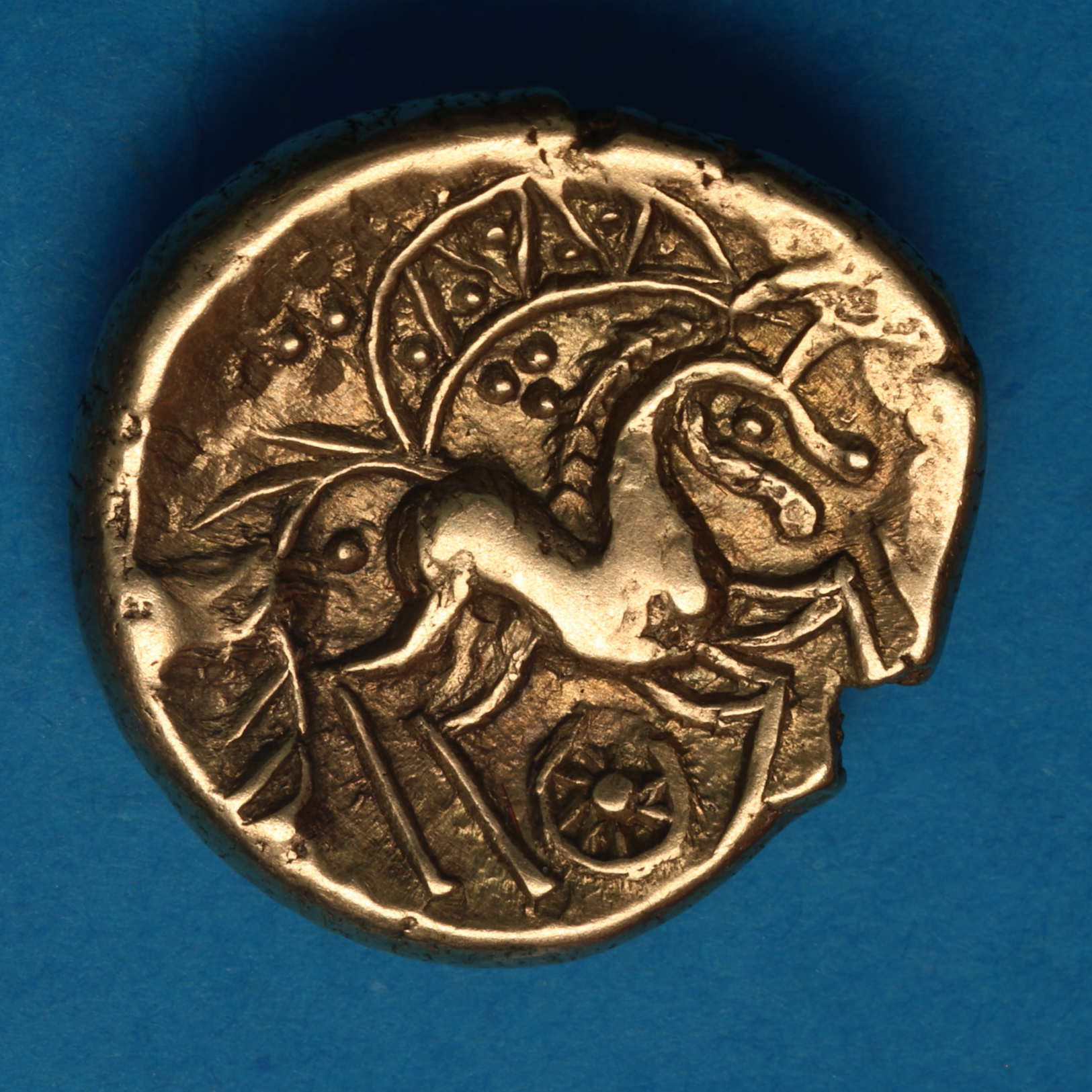 Iceni 1st Century BC Freckenham Flower Crescent Type Gold Stater *Rare* - Image 3