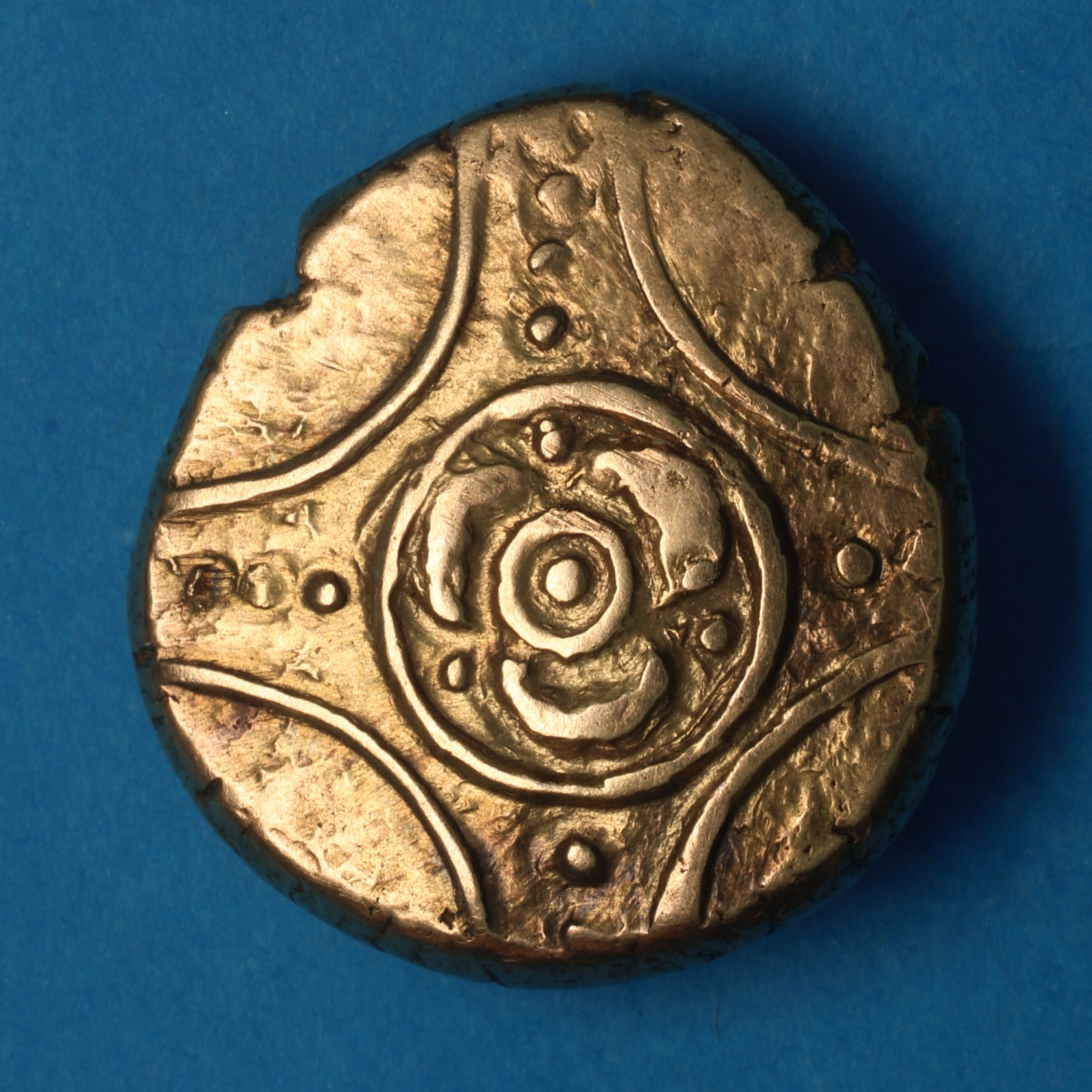 Iceni 1st Century BC Freckenham Flower Crescent Type Gold Stater *Rare* - Image 4