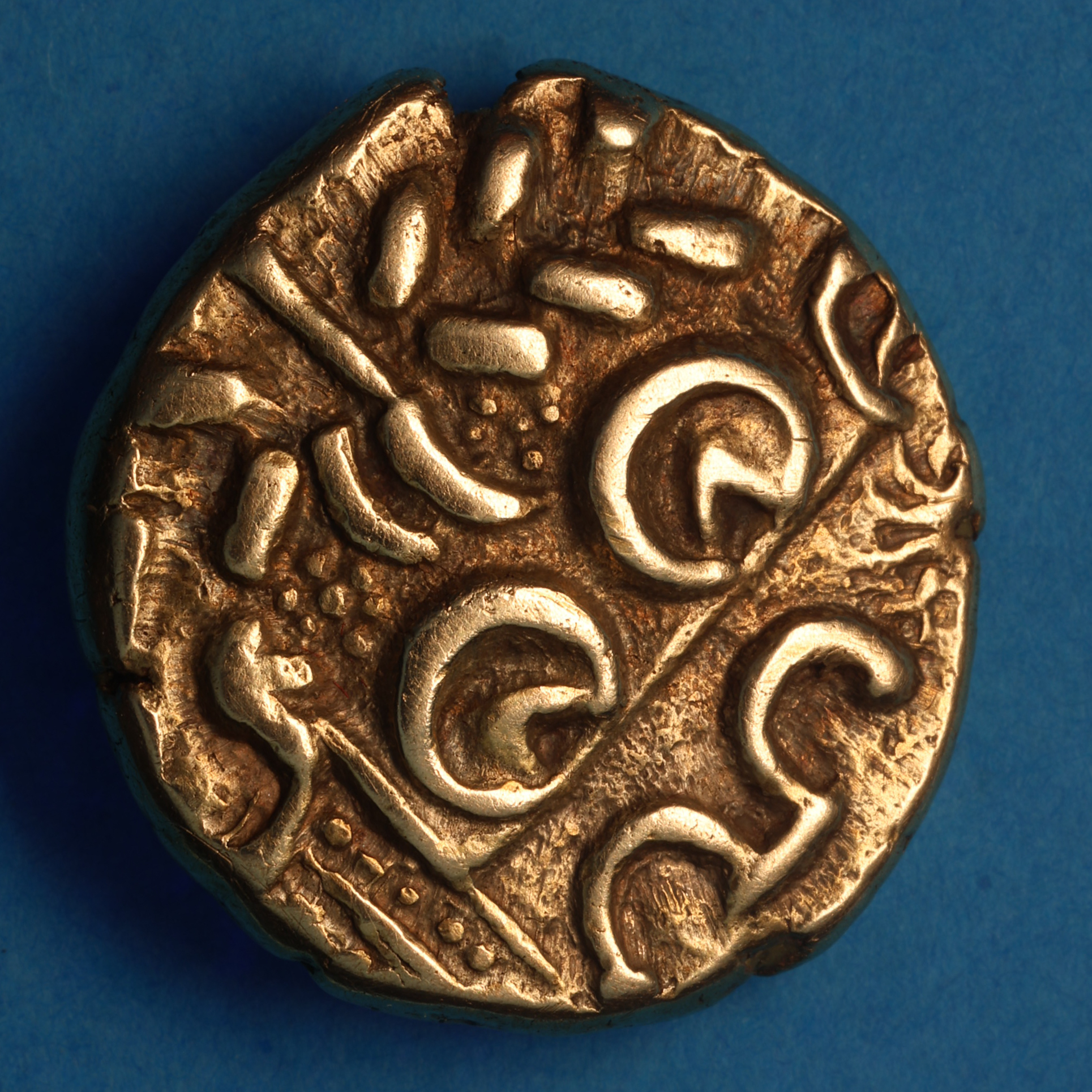Corieltavi late 1st Century BC North East Coast Right Type with Sun Gold Stater *Scarce* - Image 4