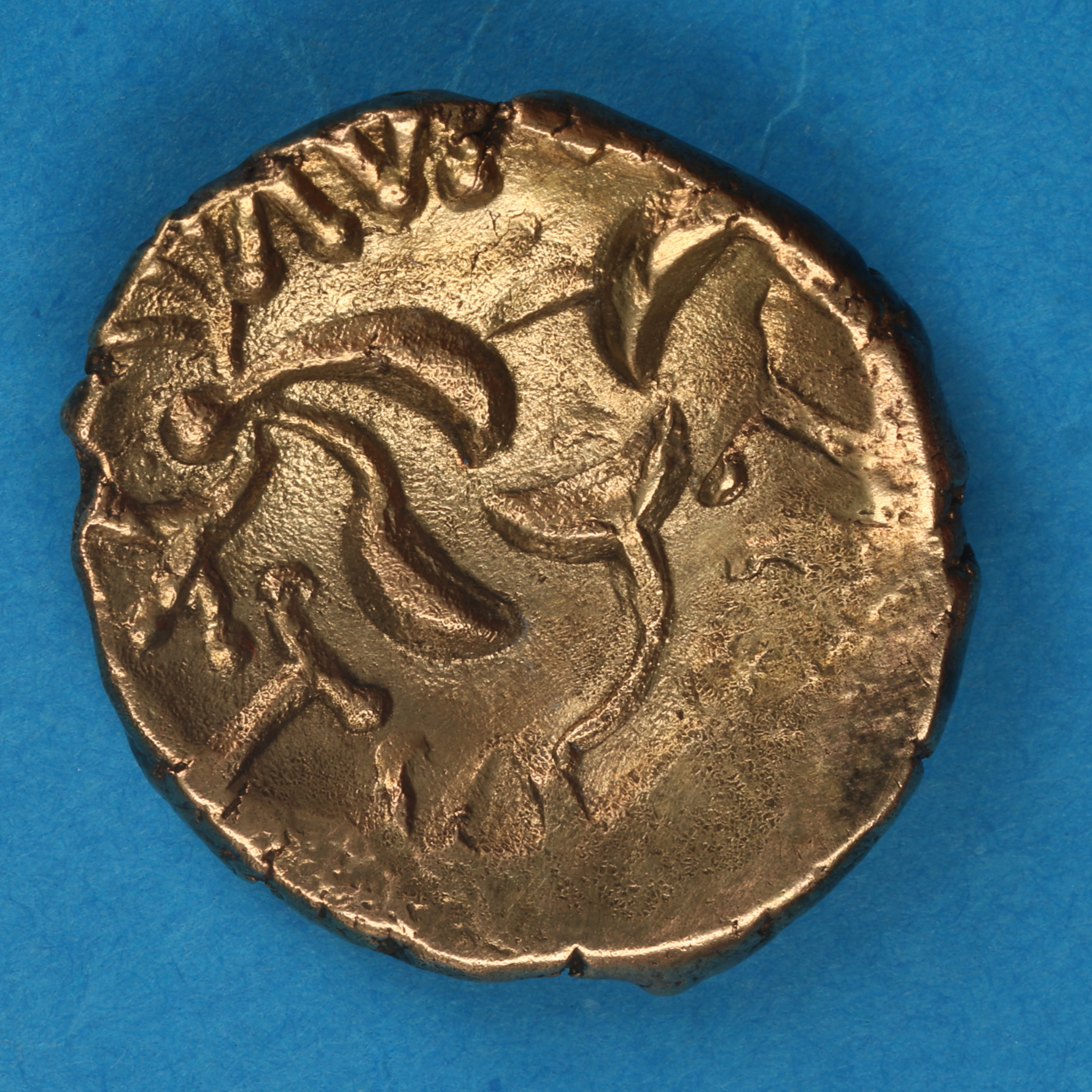 Corieltavi Aunt Cost c. AD 15-40 Aunt Cost Left Gold Stater *Very Rare* - Image 3