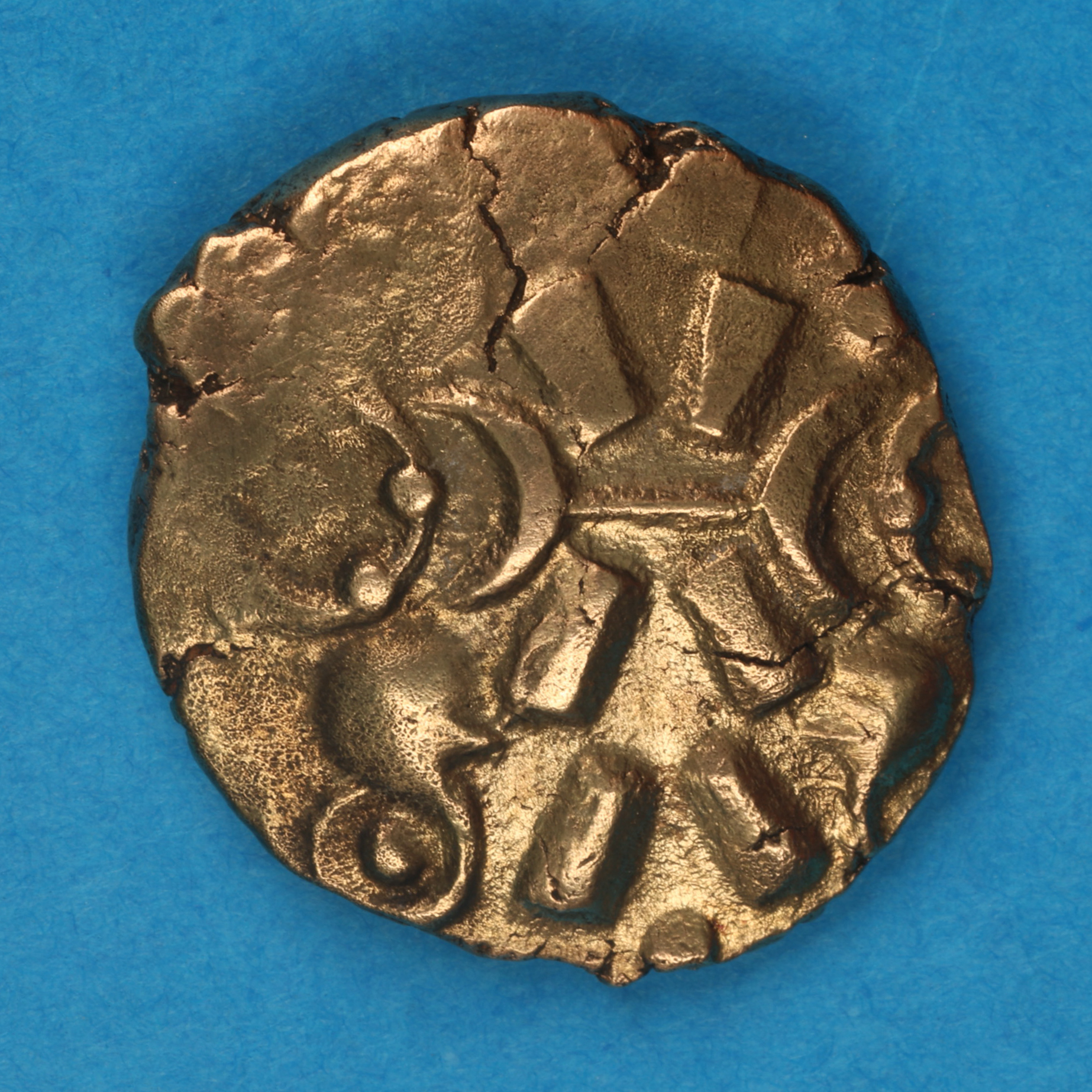 Corieltavi Aunt Cost c. AD 15-40 Aunt Cost Left Gold Stater *Very Rare* - Image 4