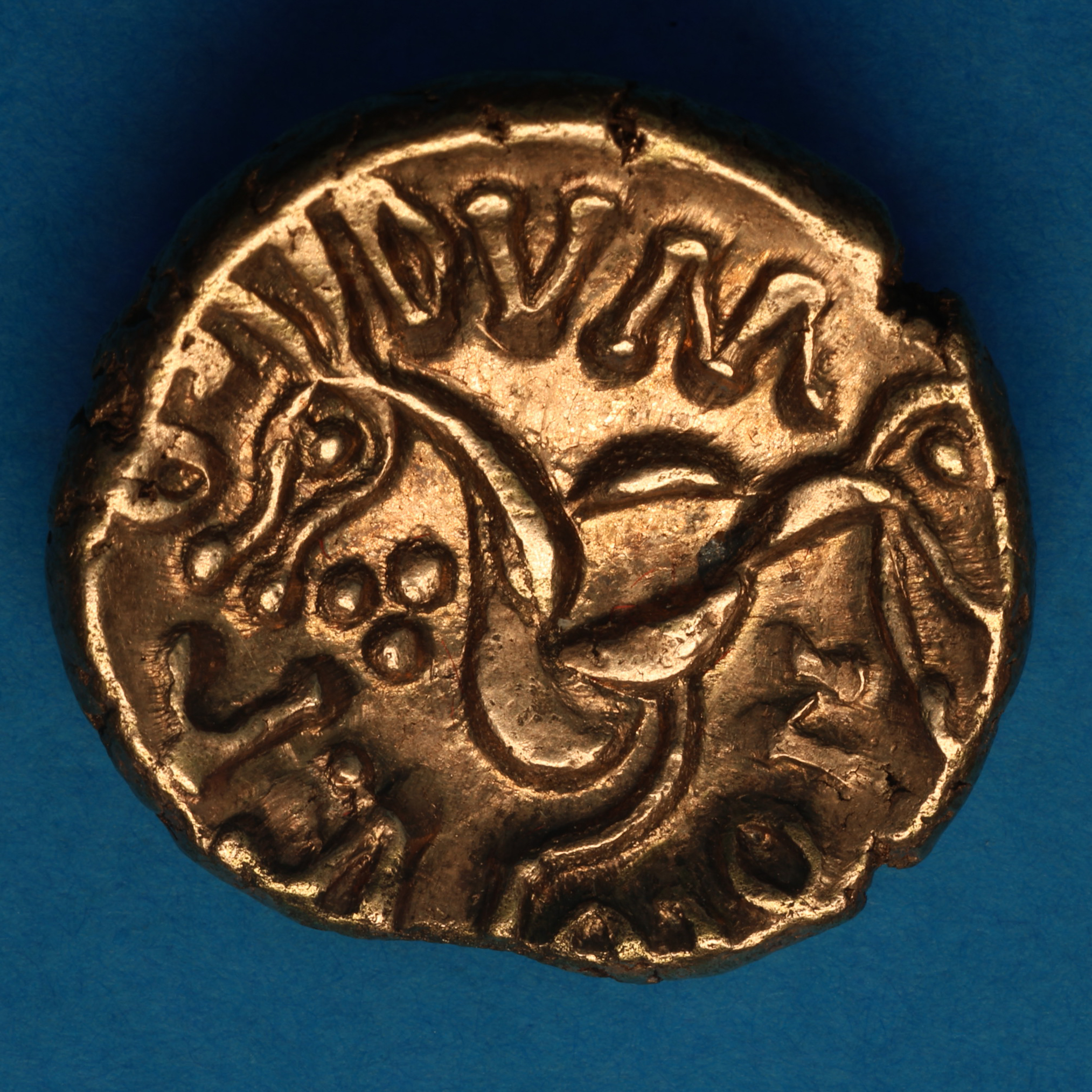Corieltavi Volisios Dumnocoveros c. AD 35-40 Gold Stater *Excessively Rare* - Image 3