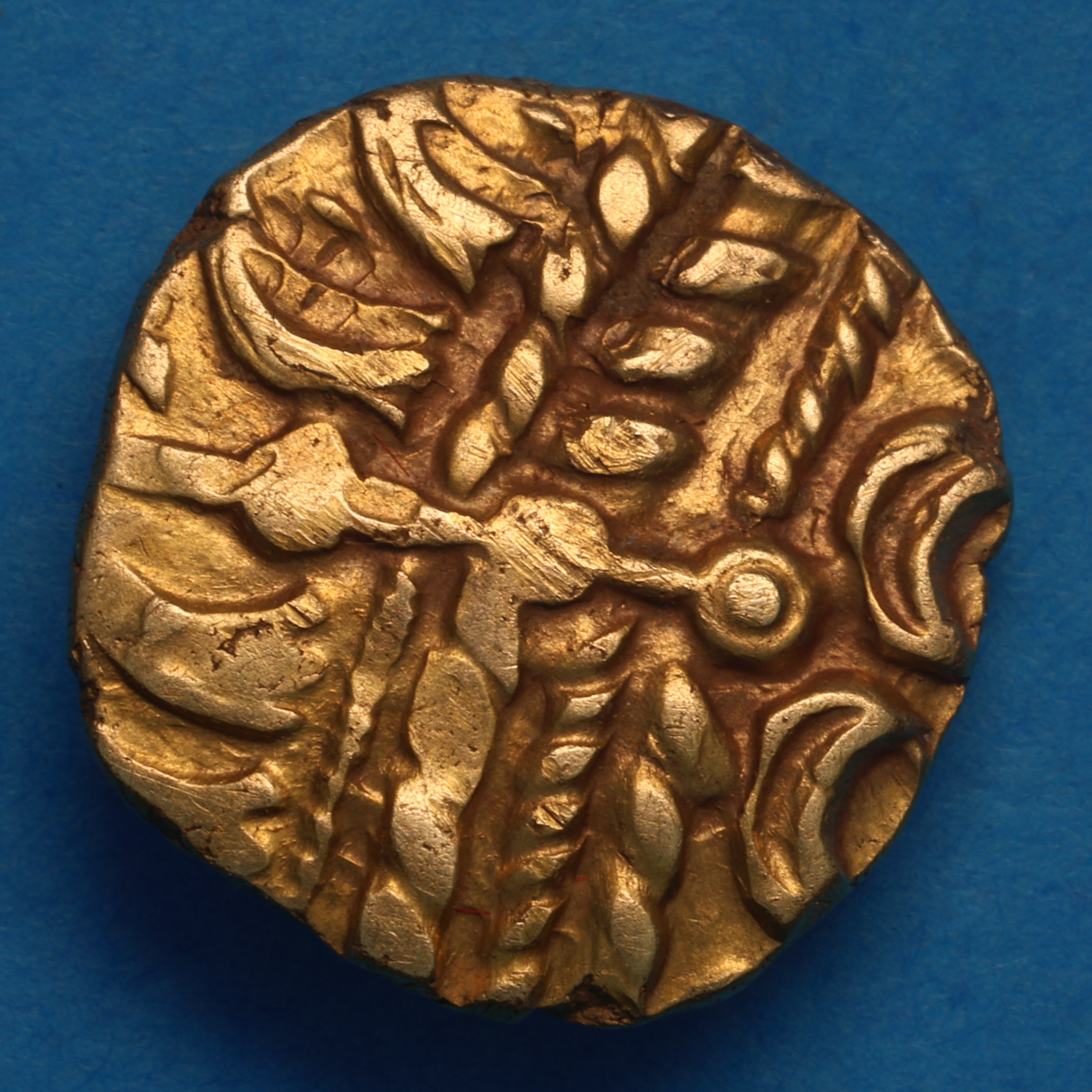 Trinovantes 1st Century BC Heybridge Triangle Gold Quarter Stater *Excessively Rare* - Image 4