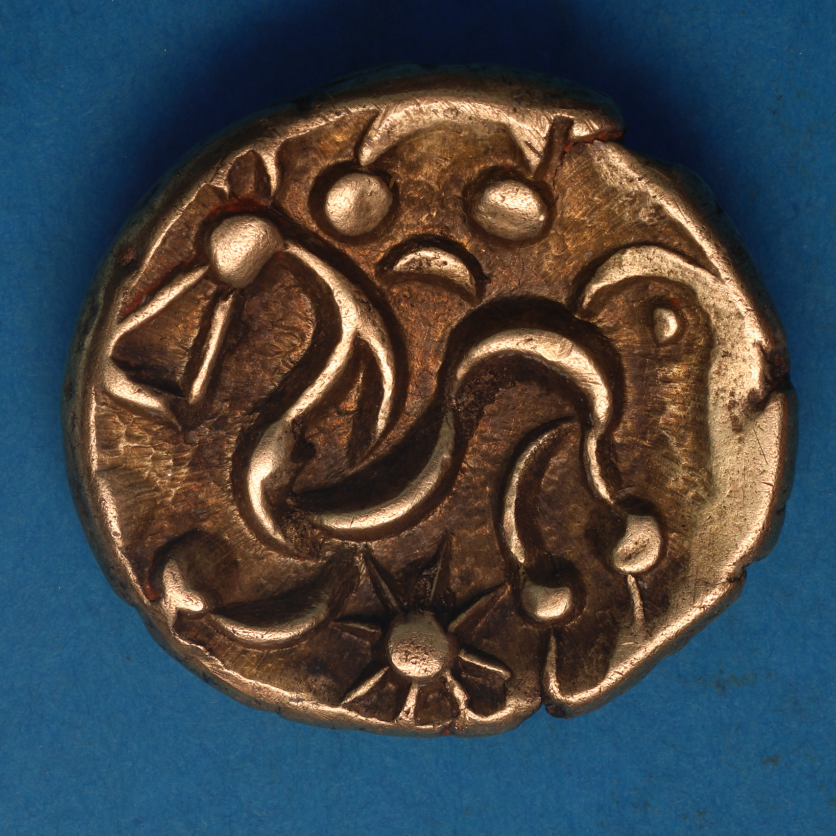 Corieltavi c.1st Century BC Gold Stater South Ferribly - Image 3