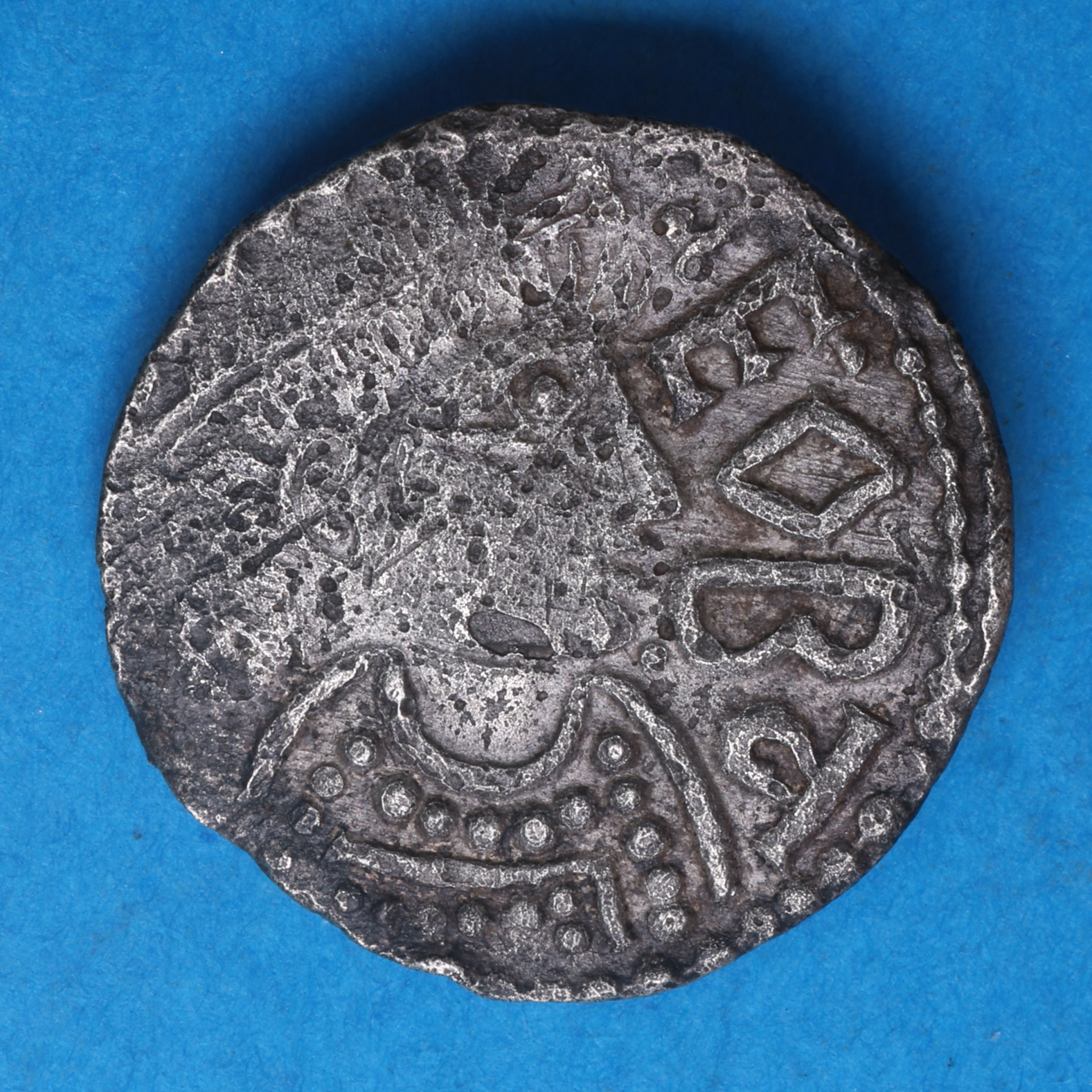 Kings of Mercia Cynethryth, wife of Offa AD 757-796 Silver Penny *Extremely Rare* - Image 3