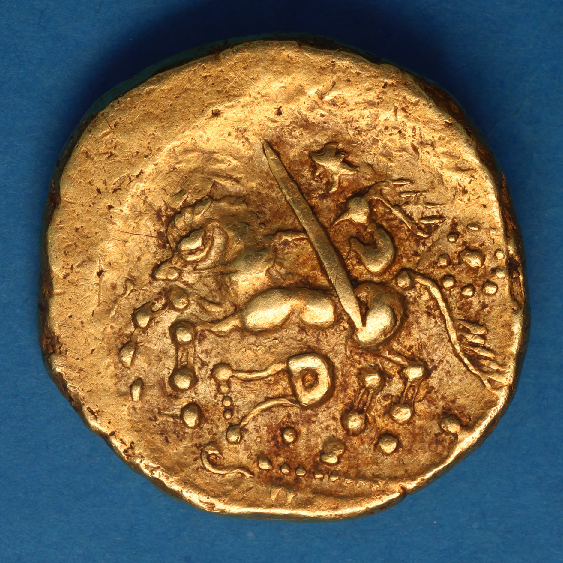 Gallo Belgic Nervii 2nd Century BC Gold Stater Crossed Lines with Lyre *Extremely rare* - Image 3