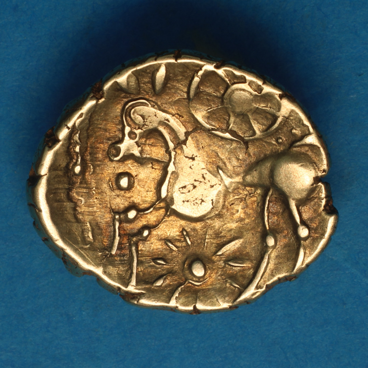 Belgae 1st Century BC Danebury Scrolls Gold Quarter Stater *Excessively Rare* - Image 3