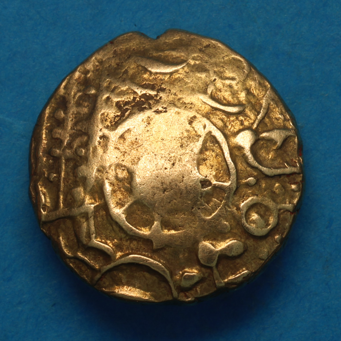 Belgae 1st Century BC Tadley Wheel Gold Quarter Stater *Excessively Rare* - Image 4