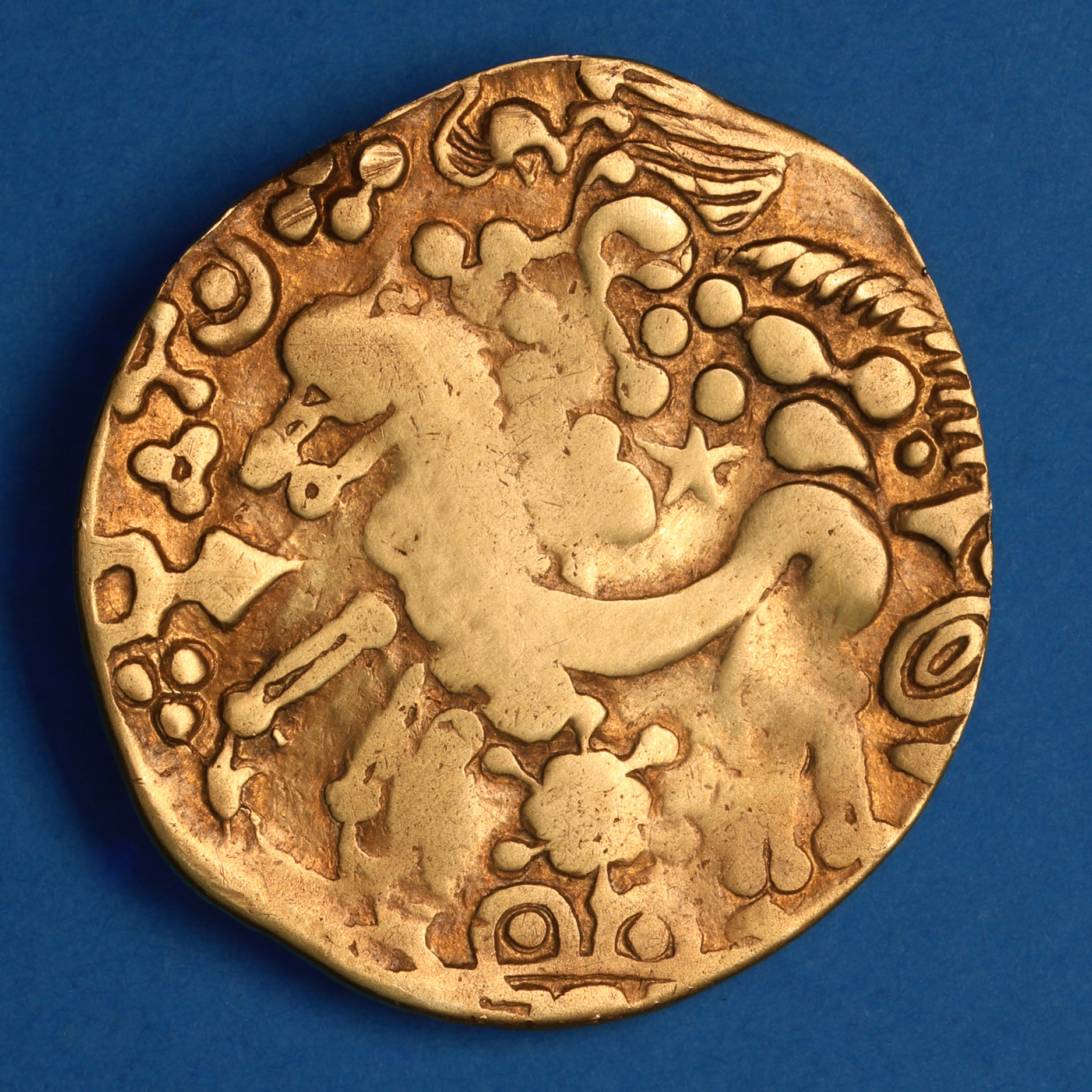 Gallo Belgic Bellovaci 2nd Century BC Broad Flan Gold Stater - Image 4