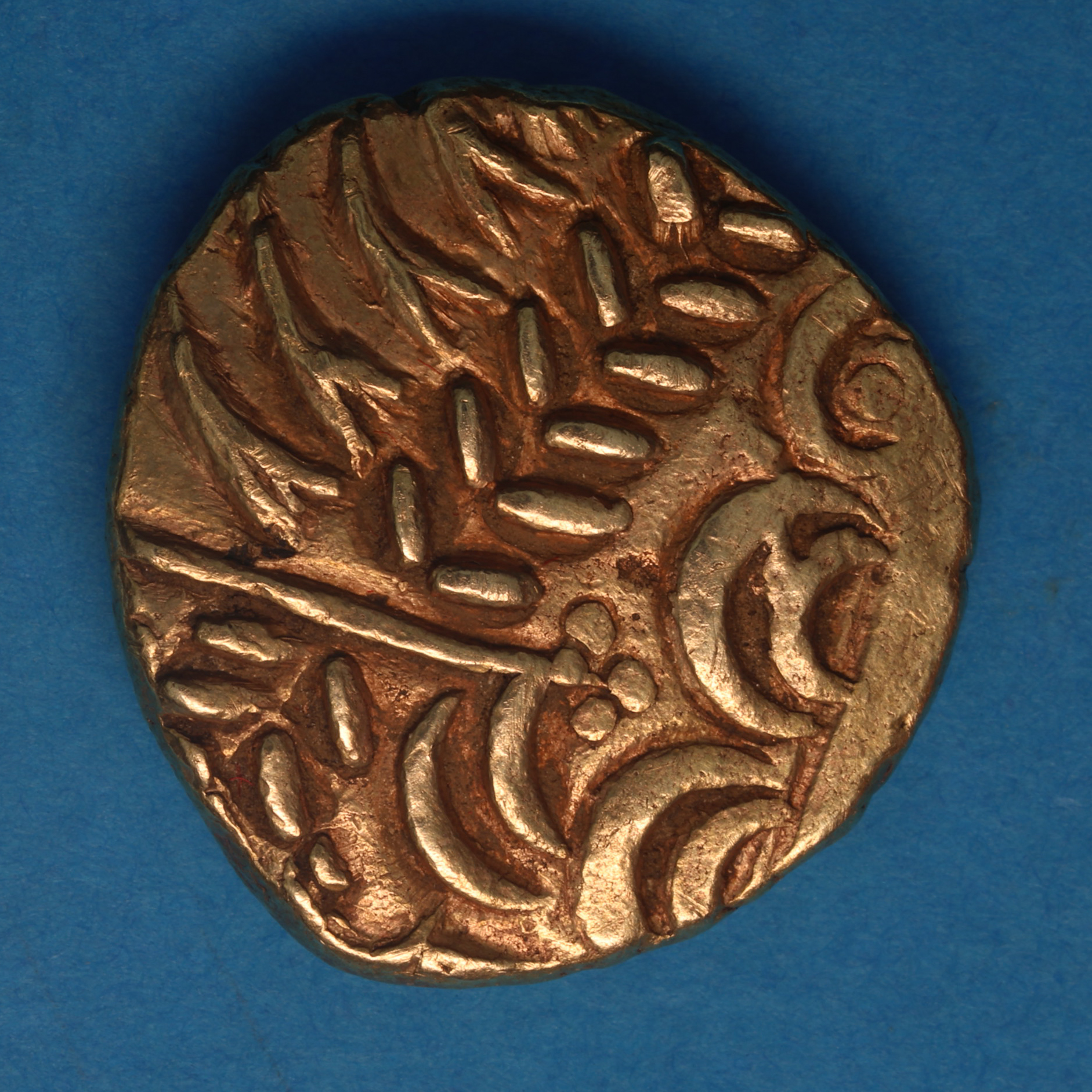 Corieltavi late 1st Century BC North East Coast Right Type with Sun Gold Stater *Scarce* - Image 4