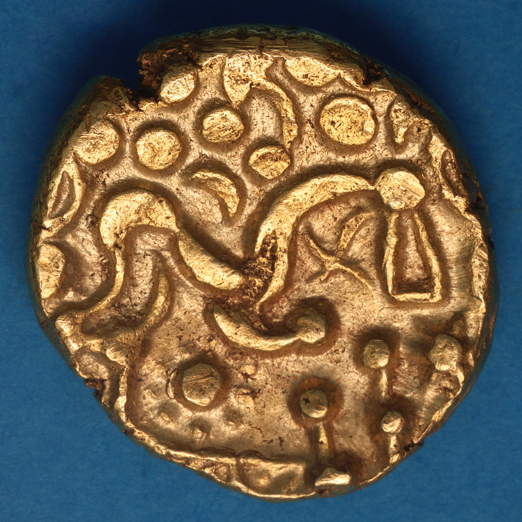 Corieltavi late 1st Century BC North East Coast Right Type with Sun Gold Stater *Scarce* - Image 3