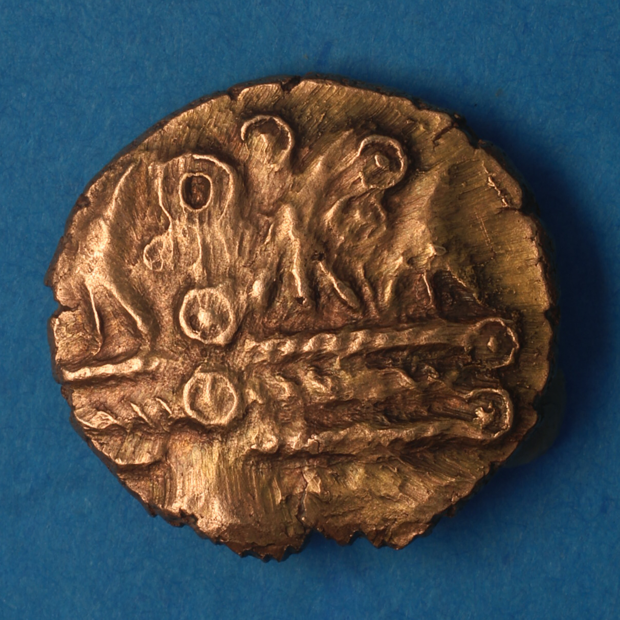 East Wiltshire c.50-35 BC Wiltshire Wheels Gold Quarter Stater *Extremely Rare* - Image 4