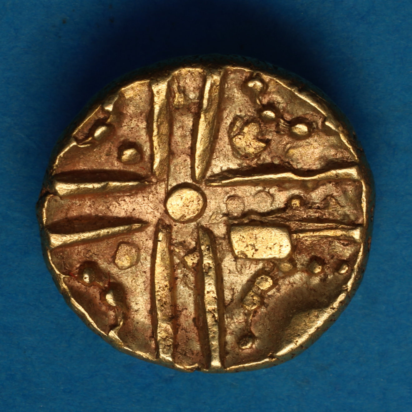 Trinovantes 1st Century BC Clacton Cross Gold Quarter Stater *Very Rare* - Image 3