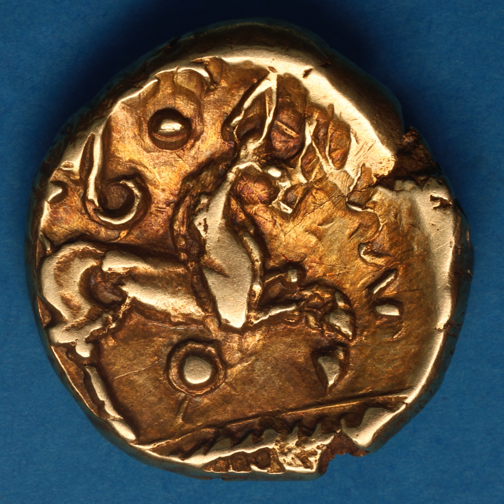 Catuvellauni 1st Century BC Early Whaddon Chase Gold Stater - Image 3
