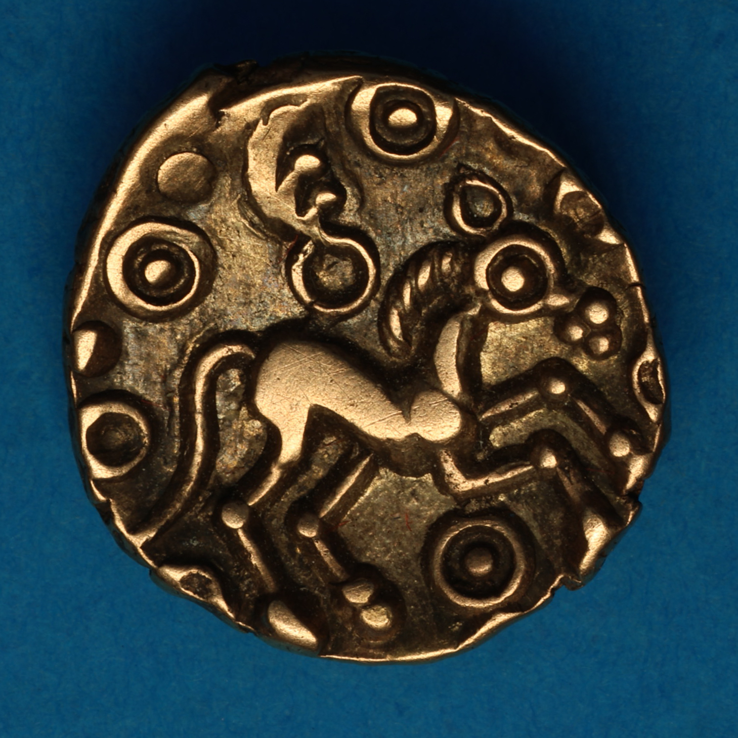 Catuvellauni Addedomaros c. 45-25 BC Addedomaros Flower Gold Quarter Stater *Very Rare* - Image 3