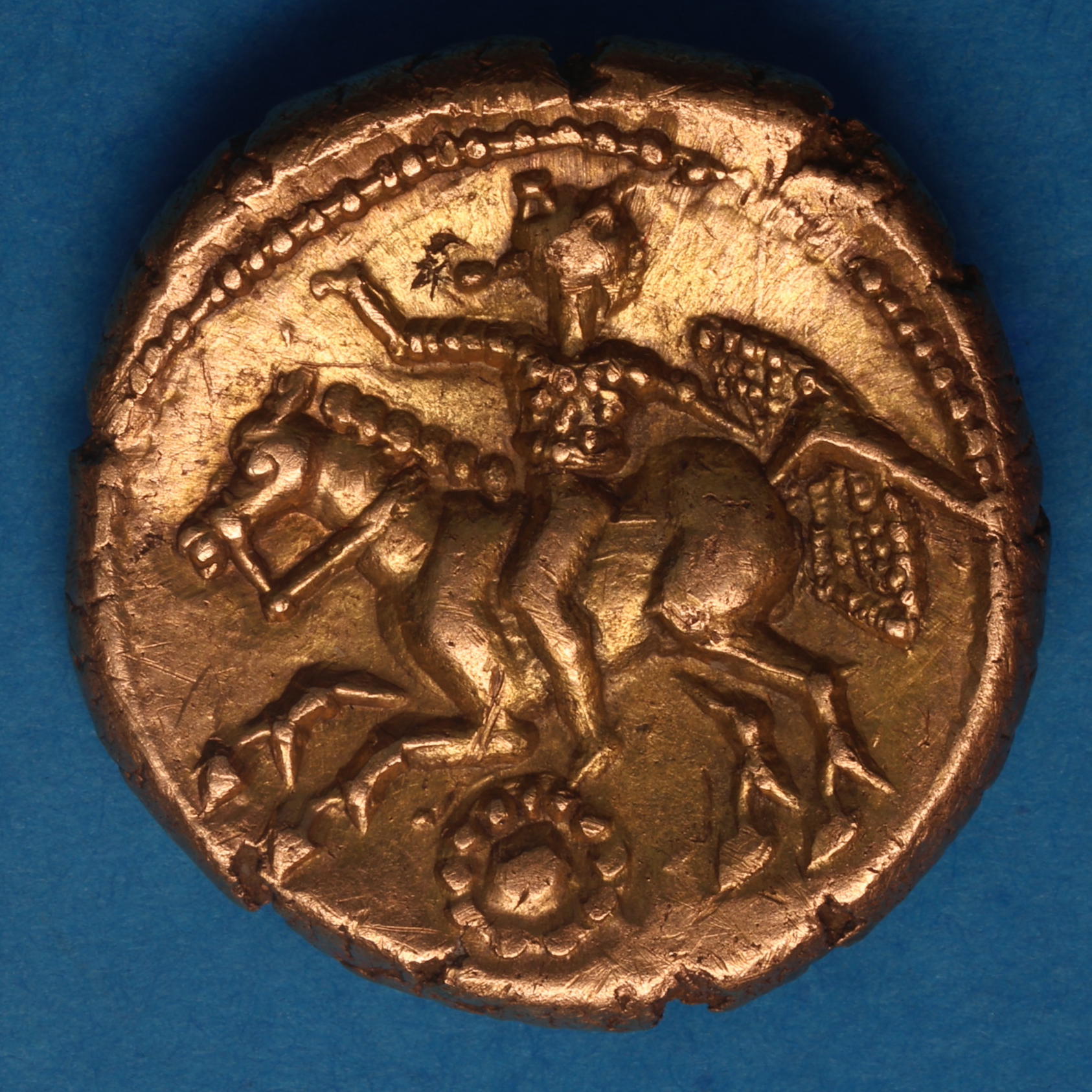 Catuvellauni Tasciovanos c. 25 BC-AD 10 Tascio Ricon Gold Stater *Illustrated in ABC* - Image 3
