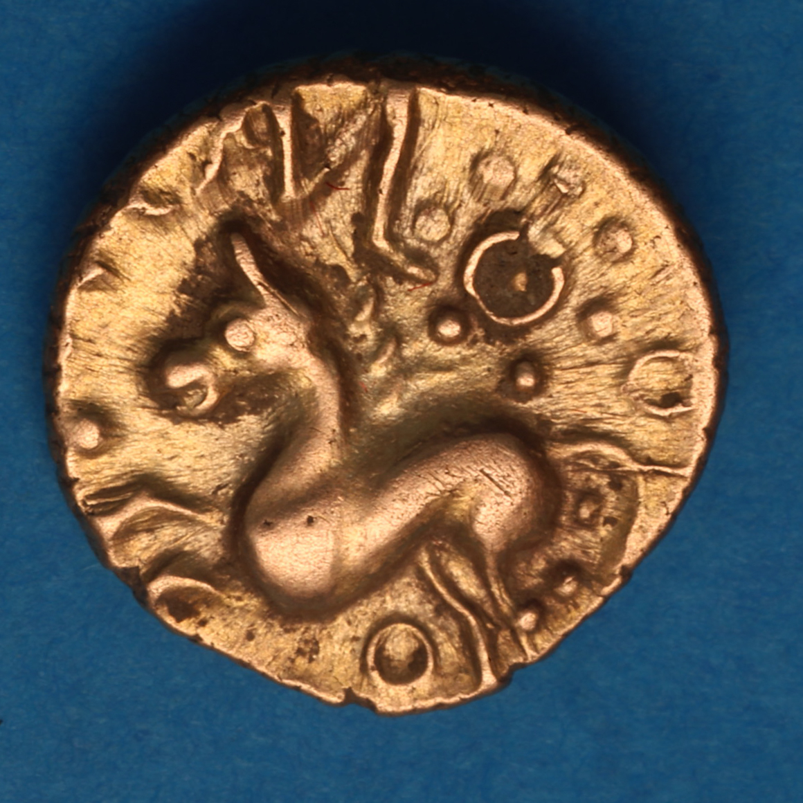 Catuvellauni Tasciovanos c. 25 BC-AD 10 T. Camul Gold Quarter Stater *Extremely Rare* - Image 3