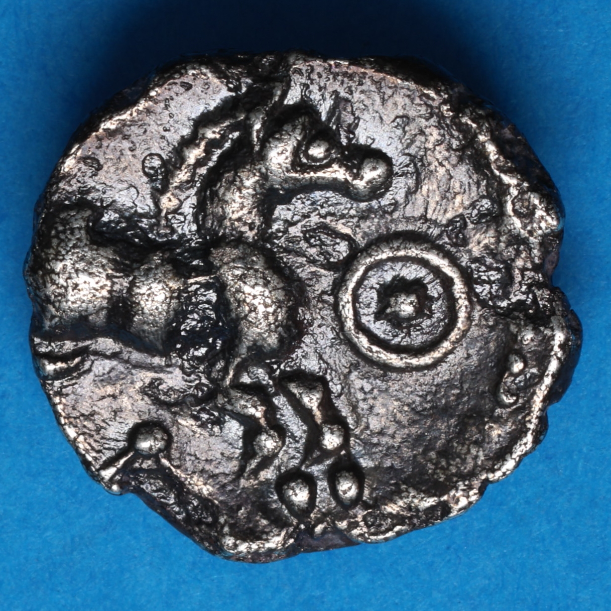 Catuvellauni Tasciovanos c. 25 BC-AD 10 Crescent Silver Unit *Excessively Rare* - Image 4