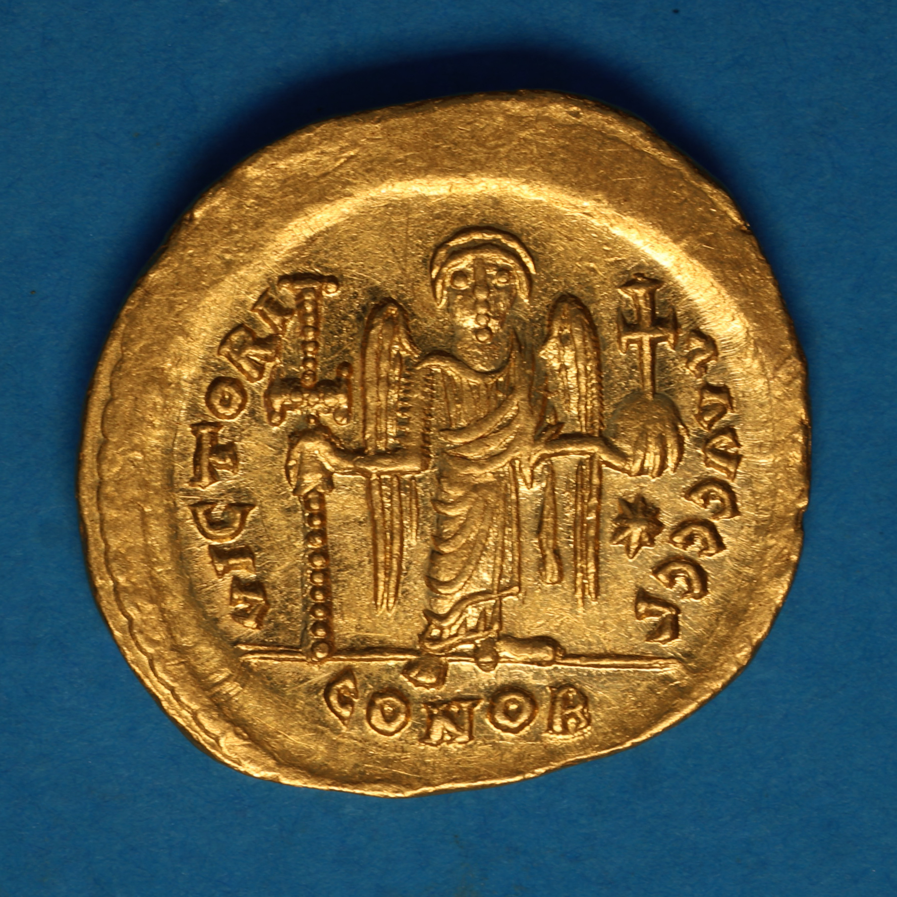 Byzantine Justin I AD 518-527 Gold Solidus Constantinople - Image 4