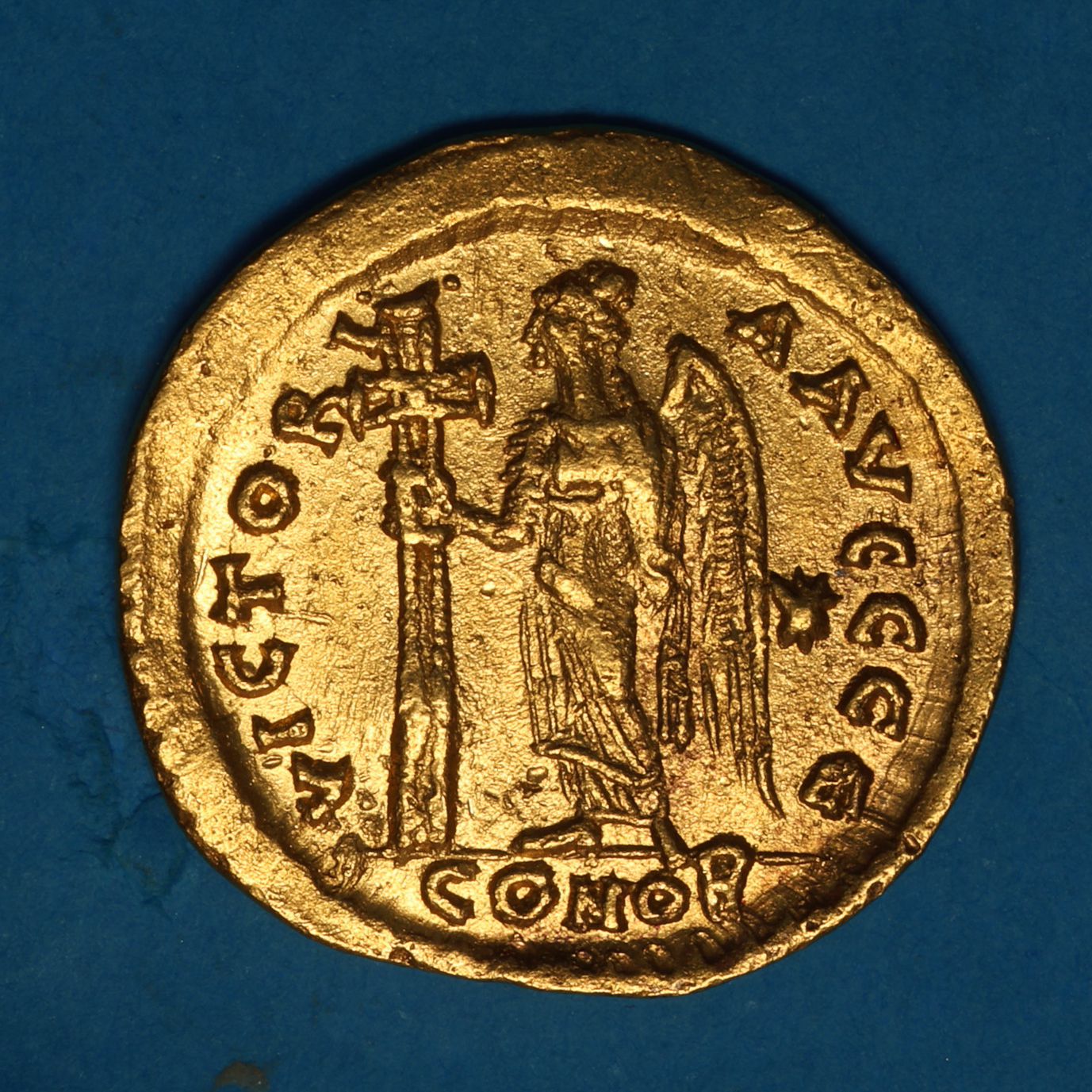 Zeno AD 476-491 Gold Solidus Constantinople - Image 4