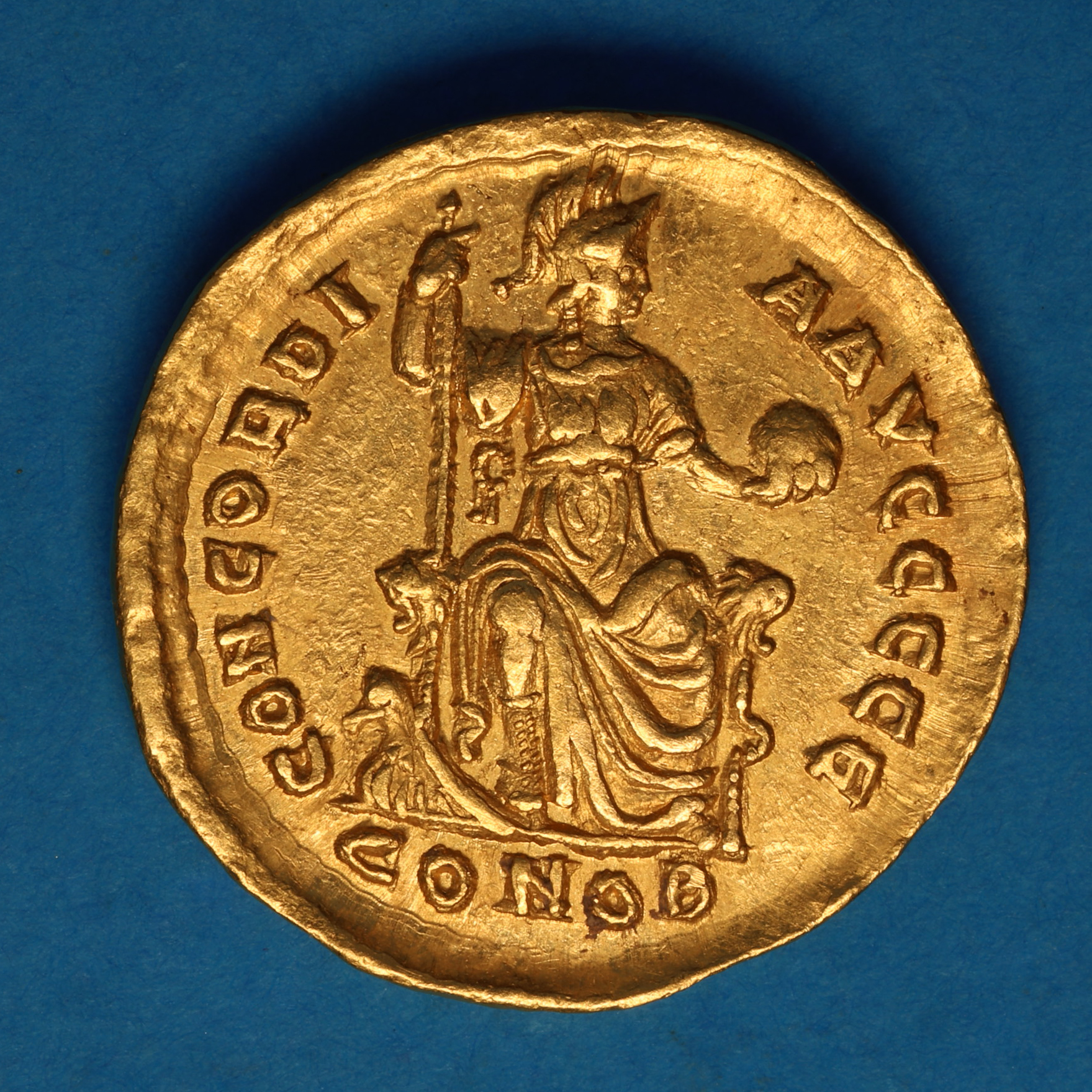 Valentinian II AD 375-392 Gold Solidus Constantinople - Image 4