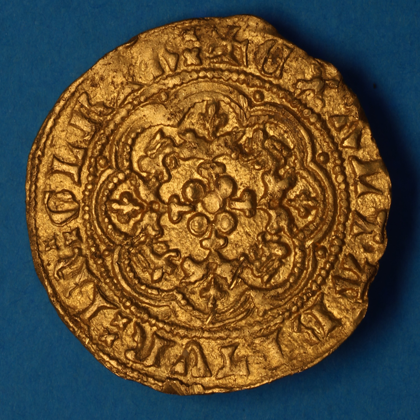 Edward III AD 1327-1377 Gold Quarter Noble Transitional period - Image 4